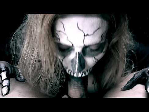 ❤️ Ragazza demone che succhia il cazzo con la sua bocca nera e ingoia lo sperma ️❌ Porno russoal it.raceporn.ru ❌️❤